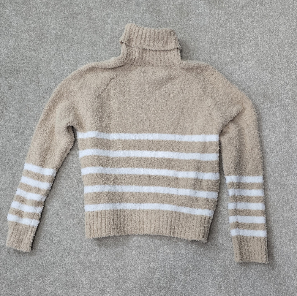 NWT Francesca's Harper Heritage Long Sleeve Turtleneck Top Size Small - Picture 4 of 5